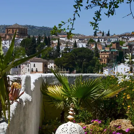 Apartment +private Garden +amazing View *